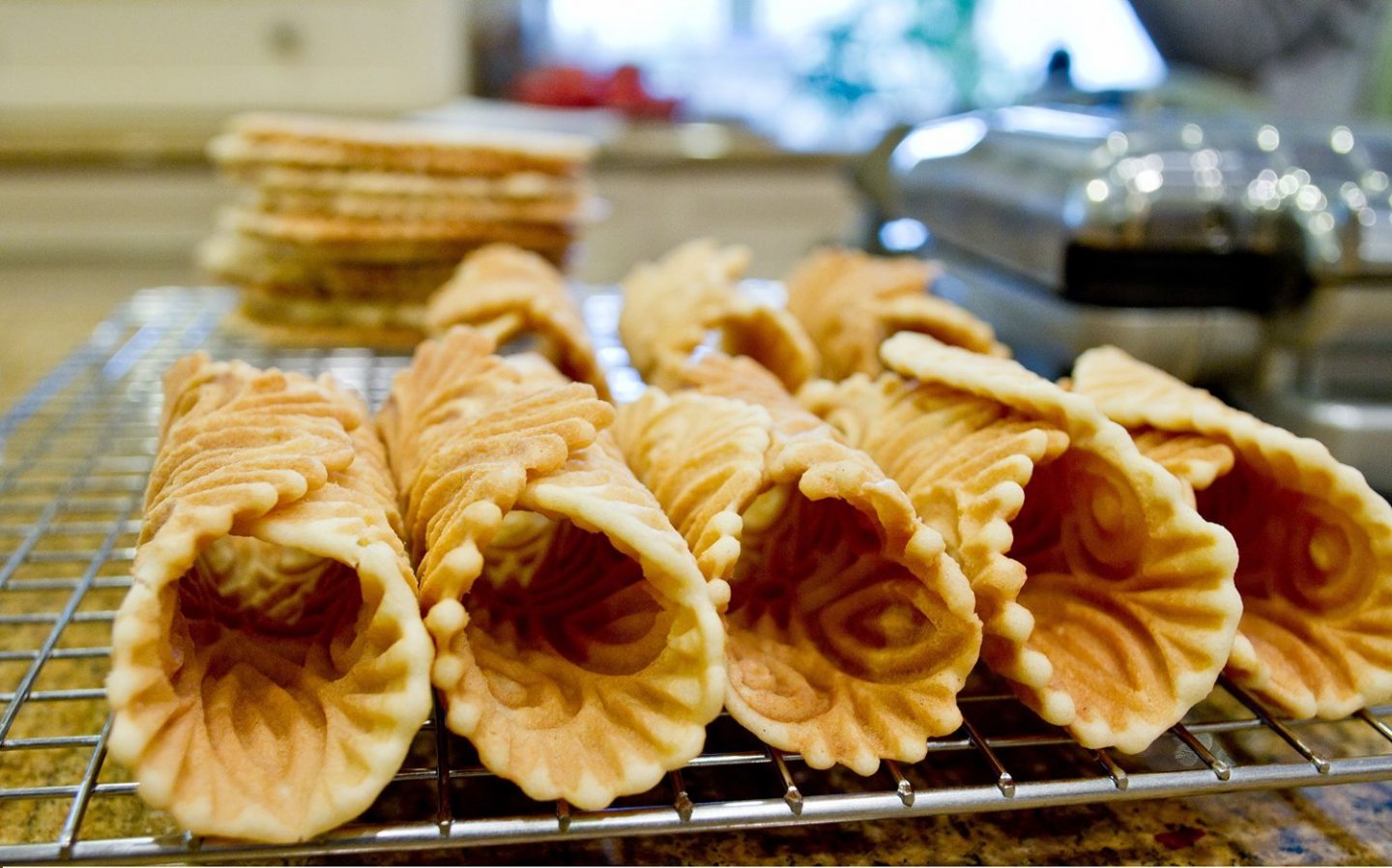 CucinaPro NonStick Pizzelle Maker Review Best Pizzelle Maker