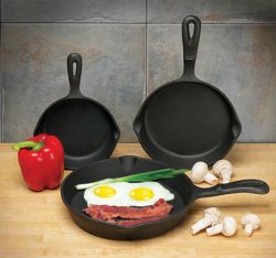 Universal-Housewares-Pre-Seasoned-Cast-Iron-Skillet-Review